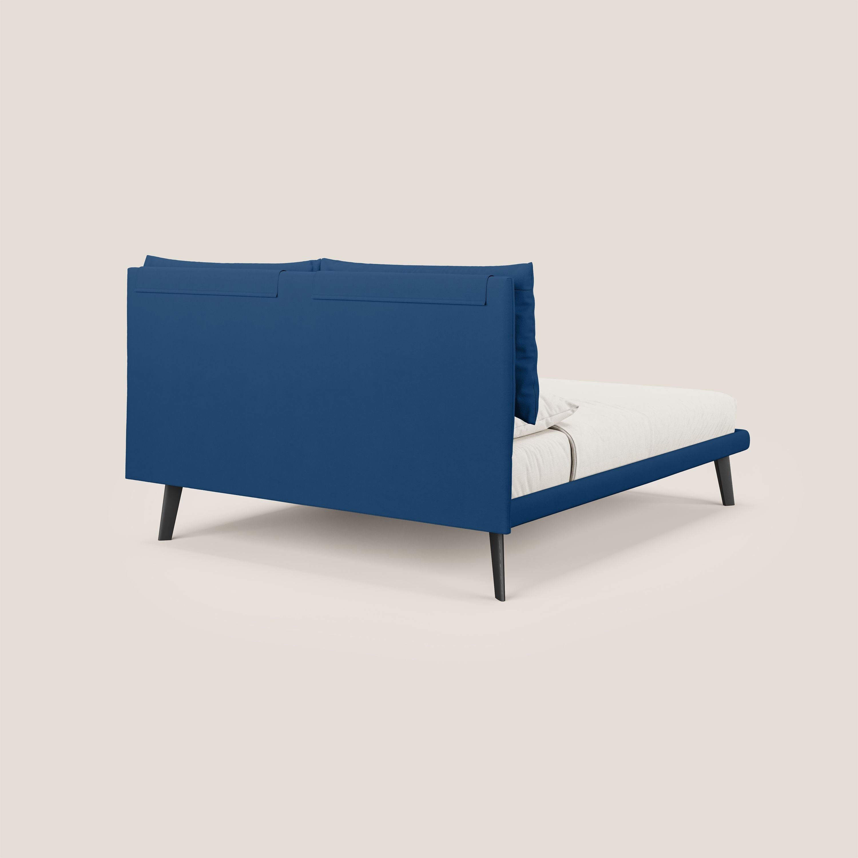 Astrid letto imbottito con piedi in legno in microfibra smacchiabile T11 blu - divani.store