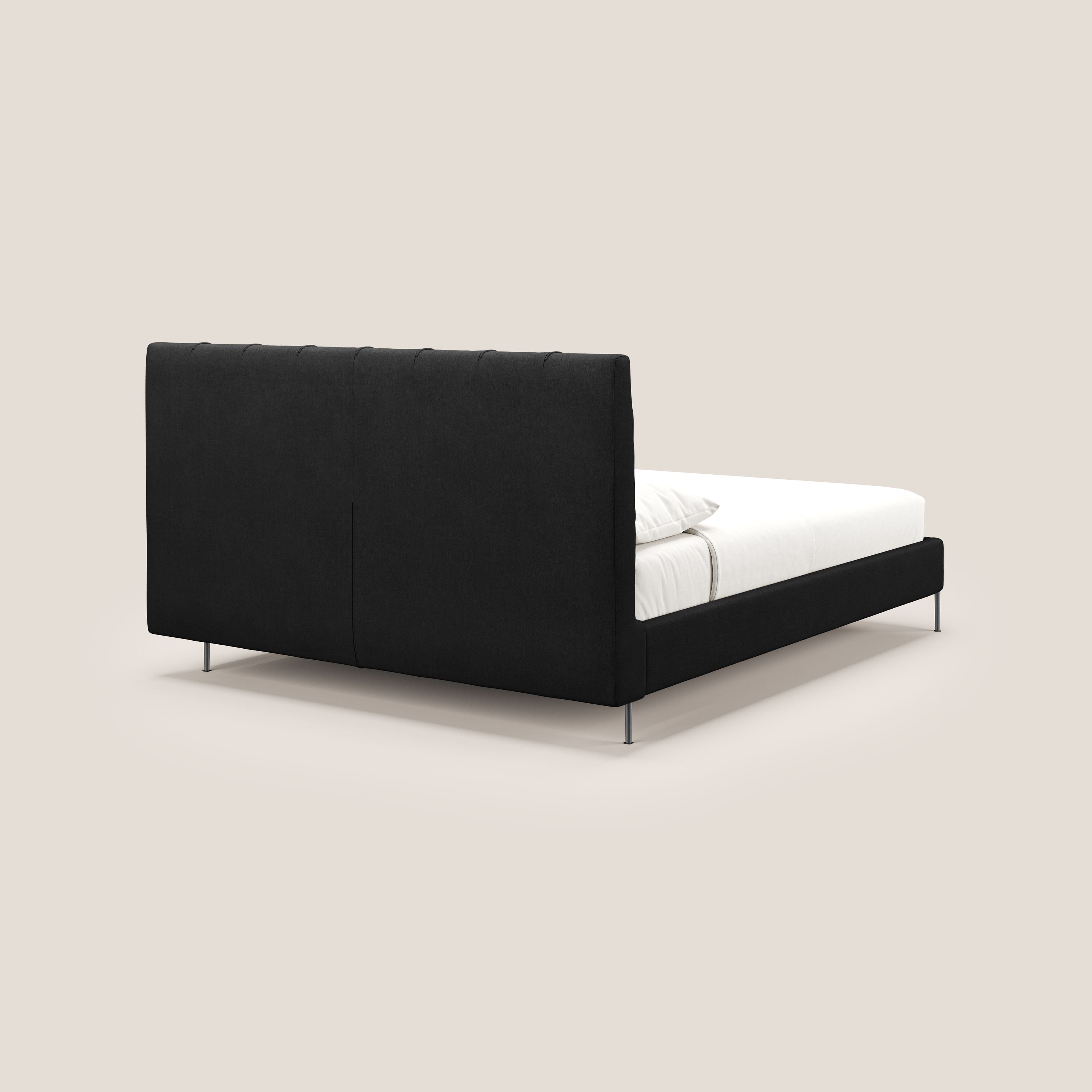 Calliope letto imbottito piedini alti completamente sfoderabile in tessuto smacchiabile T17 nero - divani.store