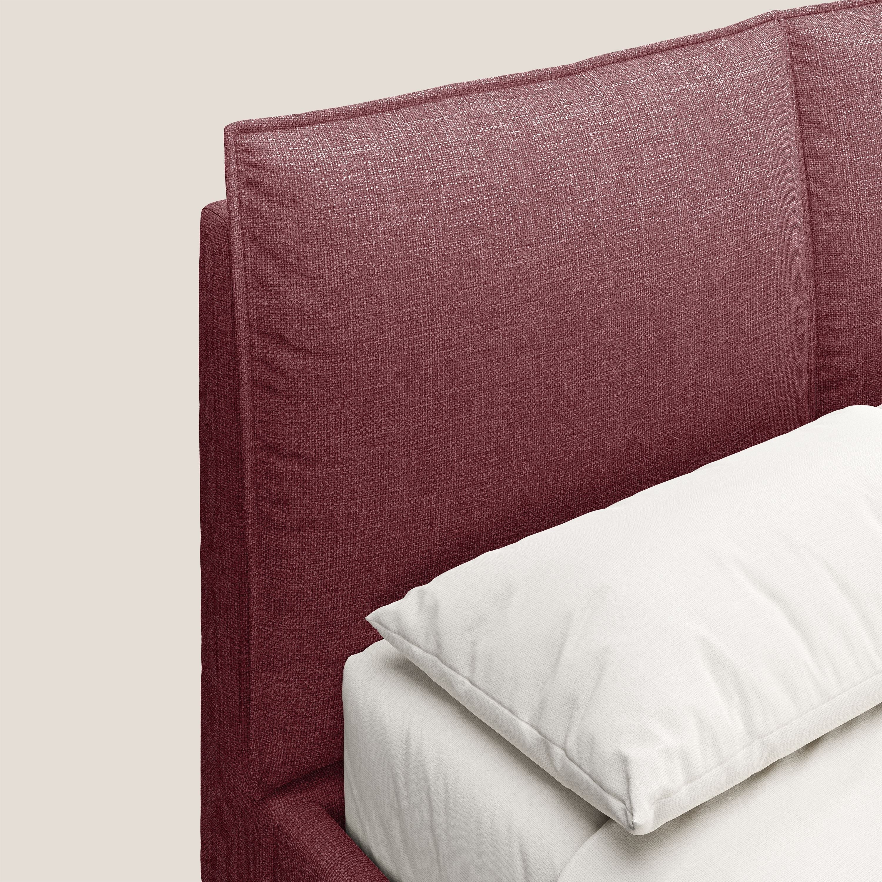 Cloe letto imbottito con piedi in metallo sfoderabile in tessuto fiammato impermeabile T06 rosso - divani.store
