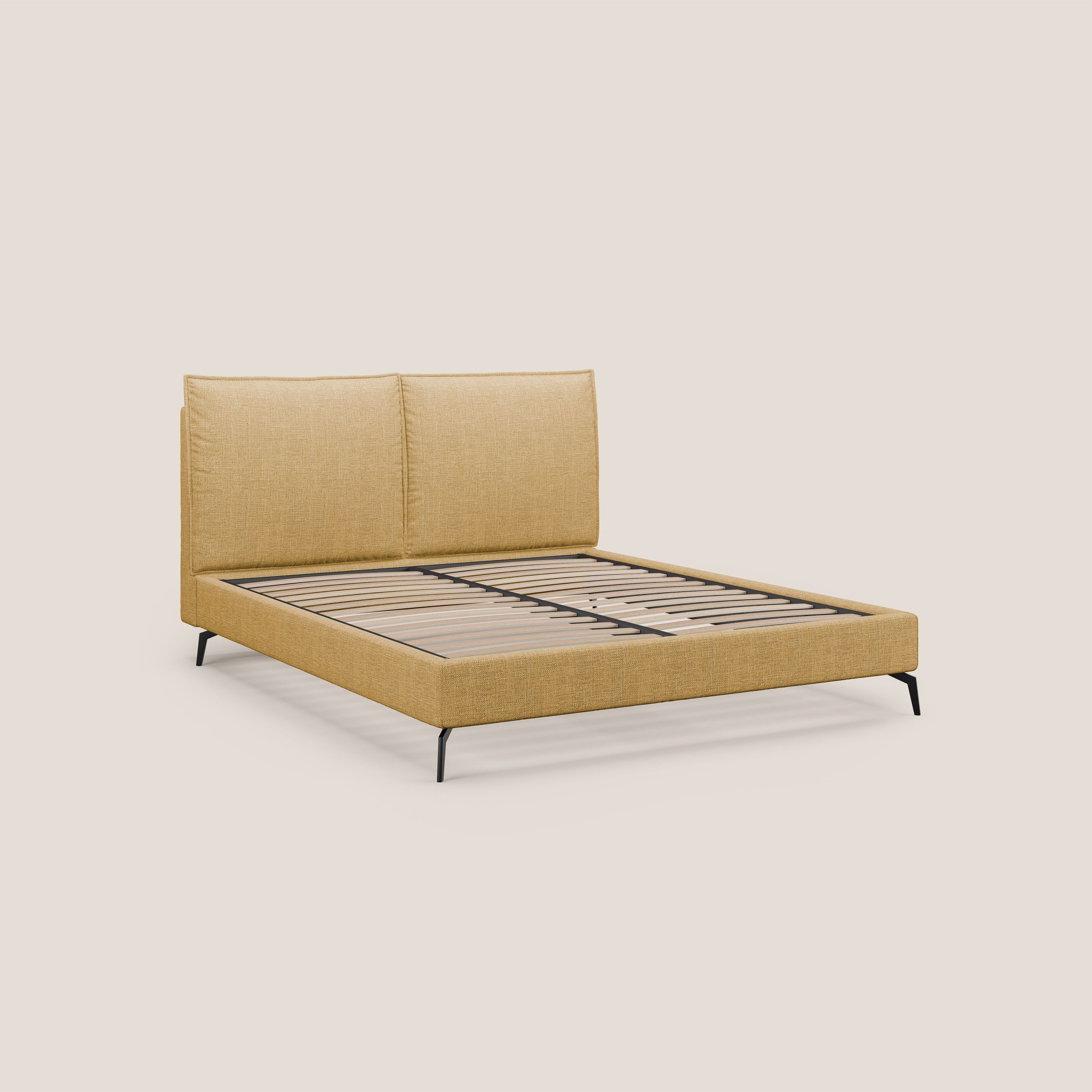 Cloe letto imbottito con piedi in metallo sfoderabile in tessuto fiammato impermeabile T06 giallo - divani.store