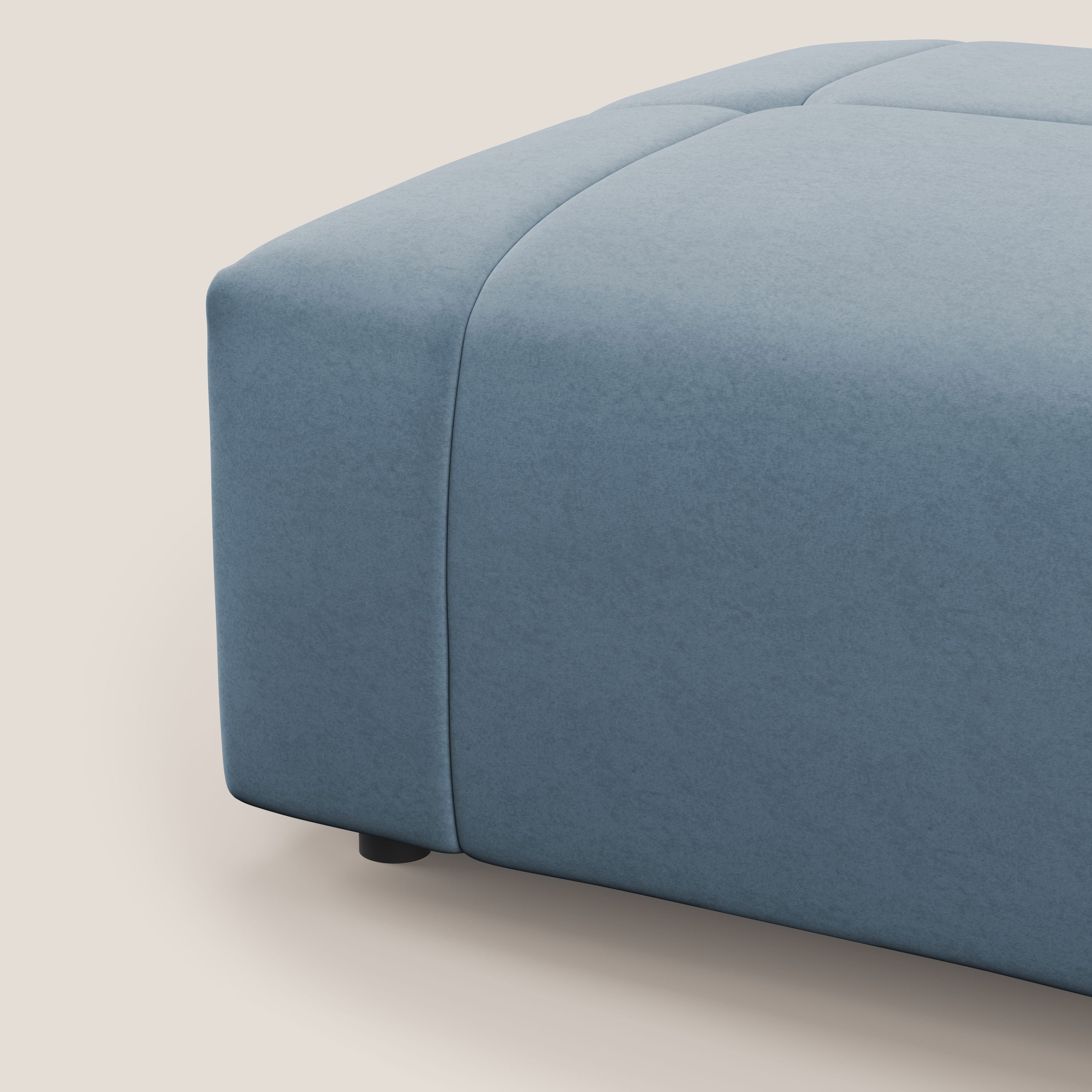 Giotto pouf in morbida microfibra effetto velluto impermeabile idrorepellente T09 carta da zucchero - divani.store