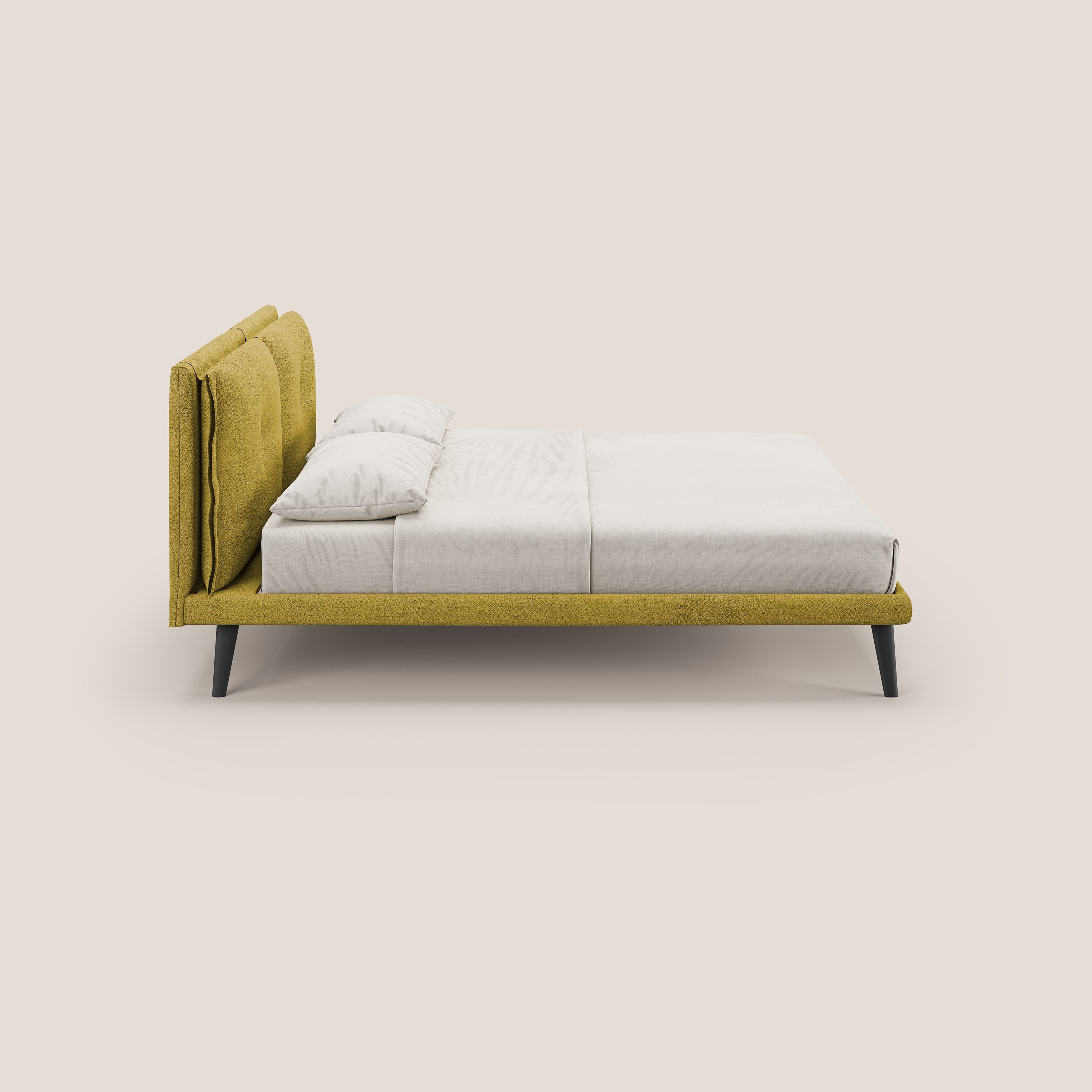 Ibuki letto con cuscini trapuntati regolabili e piedi in mogano in tessuto fiammato impermeabile T03 giallo - divani.store