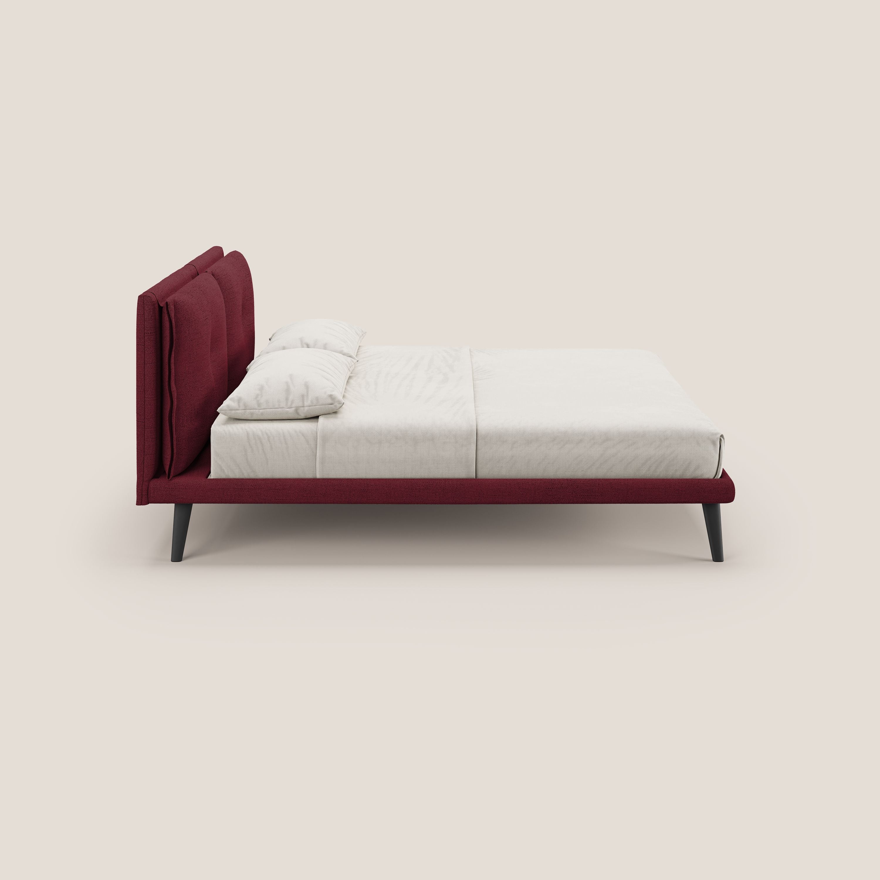 Ibuki letto con cuscini trapuntati regolabili e piedi in mogano in tessuto fiammato impermeabile T03 rosso - divani.store