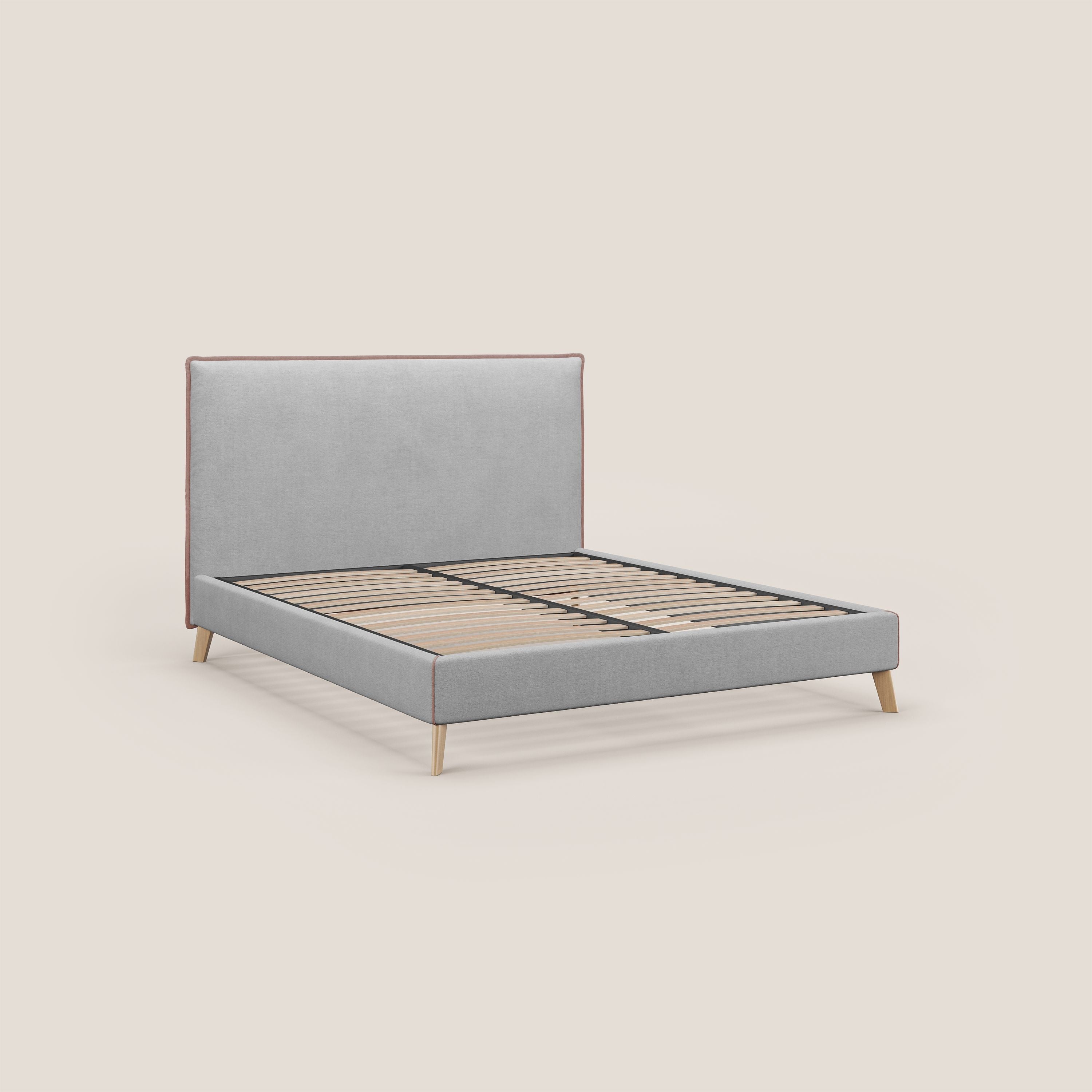 Leila letto imbottito con piedini legno in tessuto smacchiabile T17 grigio - rosa - divani.store