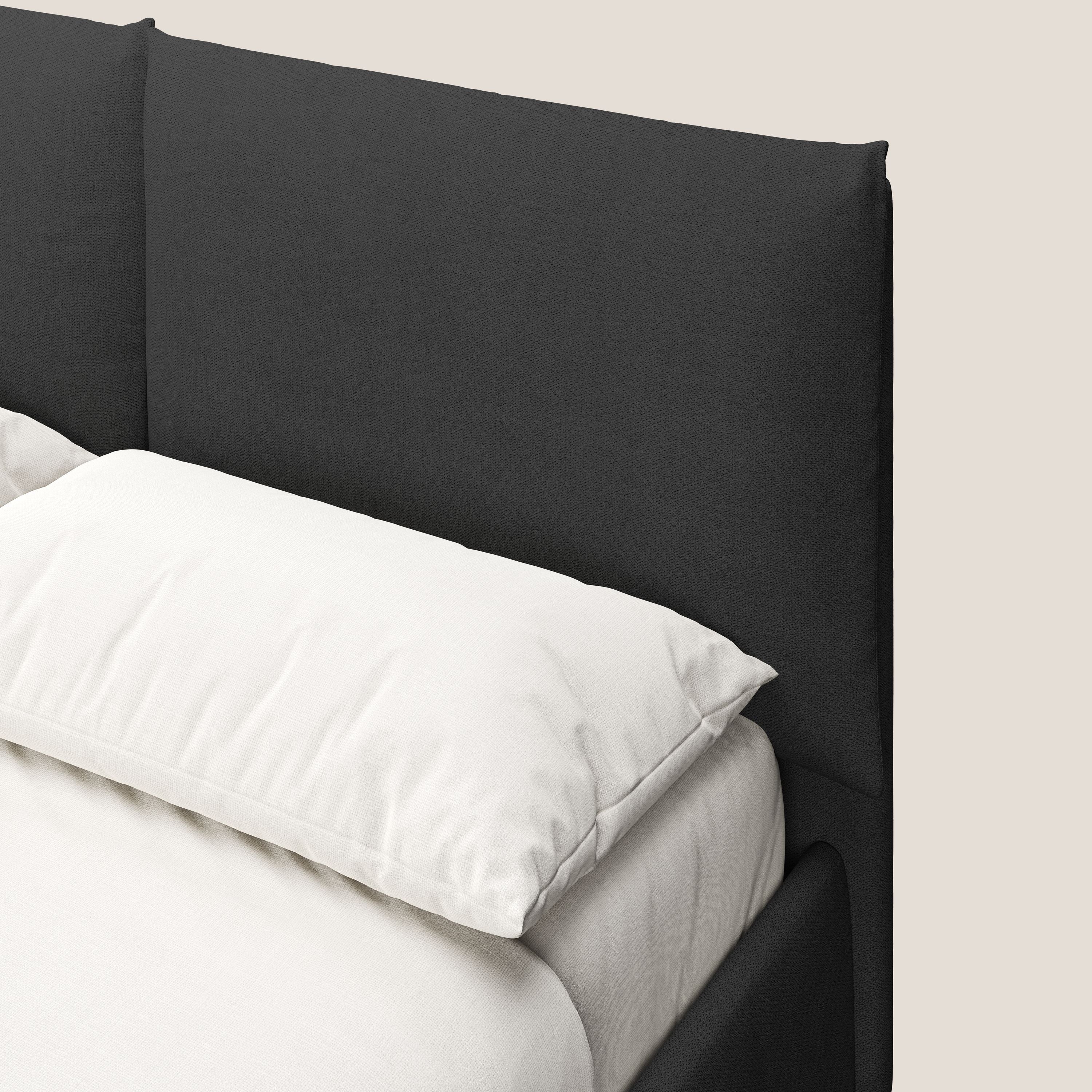 Mariana letto imbottito contenitore con cuscini in tessuto impermeabile T02 nero - divani.store