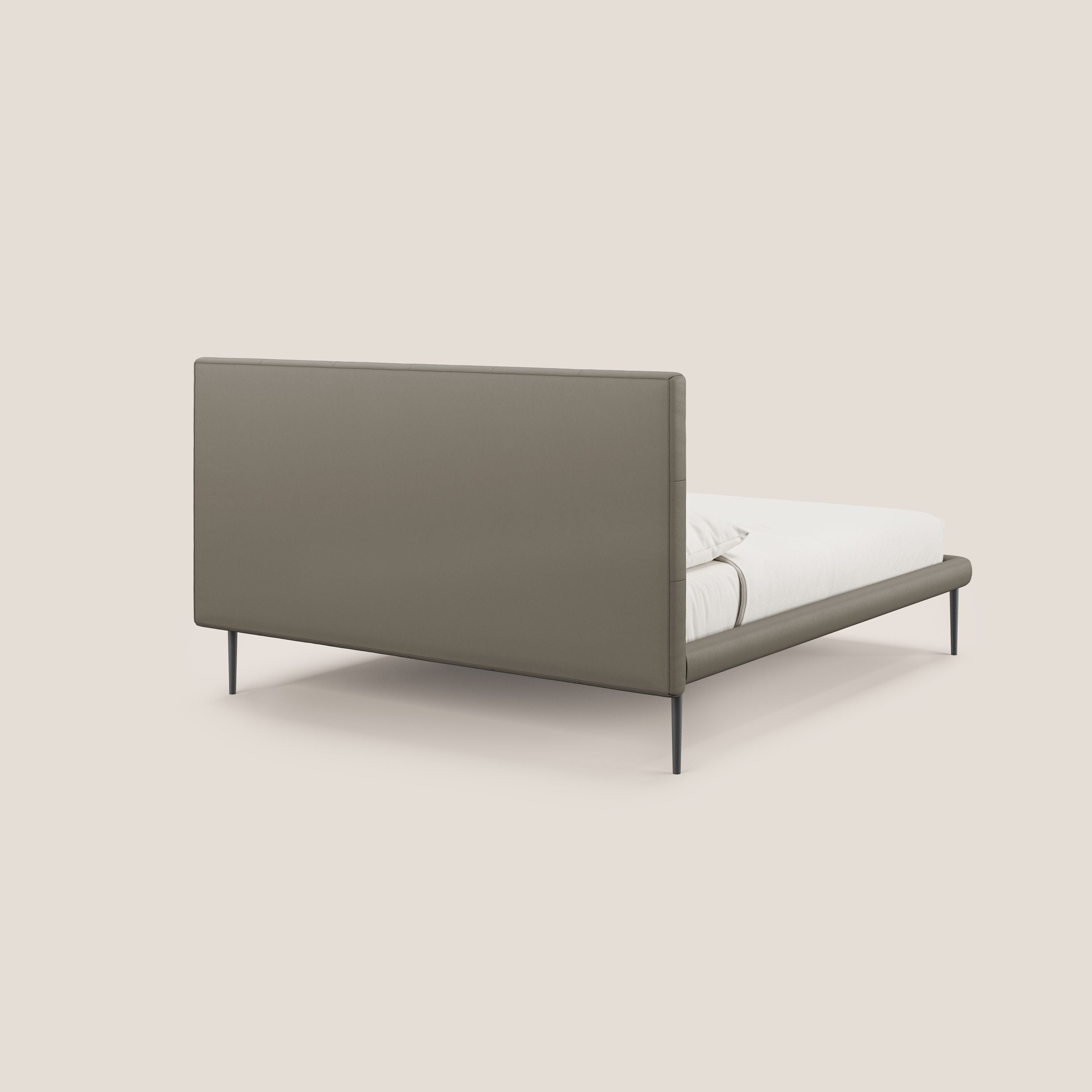 Midori letto imbottito trapuntato in ecopelle con piedini alti T04 talpa - divani.store