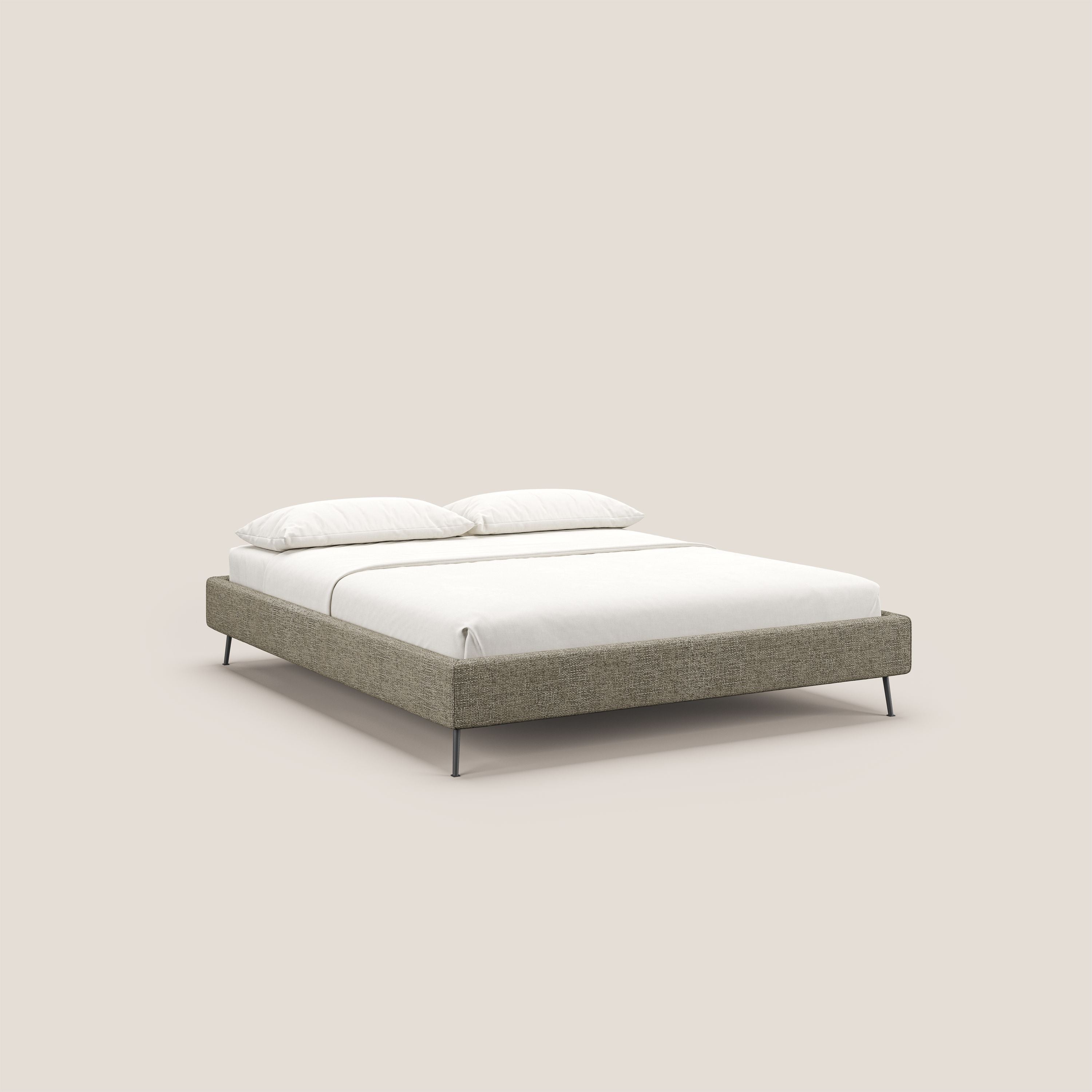 Steve sommier giroletto piedi alti in tessuto impermeabile T10 tortora - divani.store