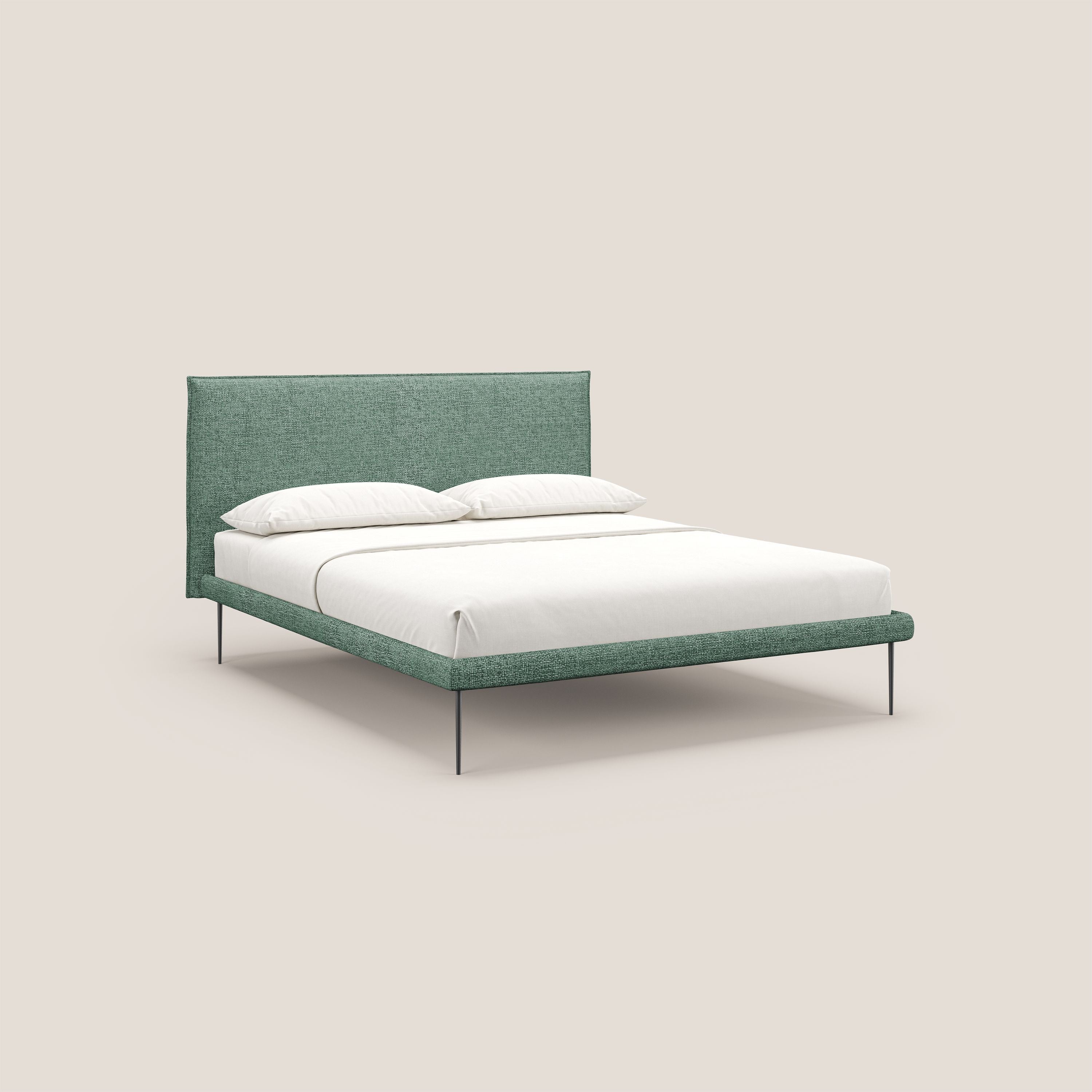Theo letto imbottito moderno sfoderabile con piedi alti in metallo in tessuto impermeabile T10 salvia - divani.store
