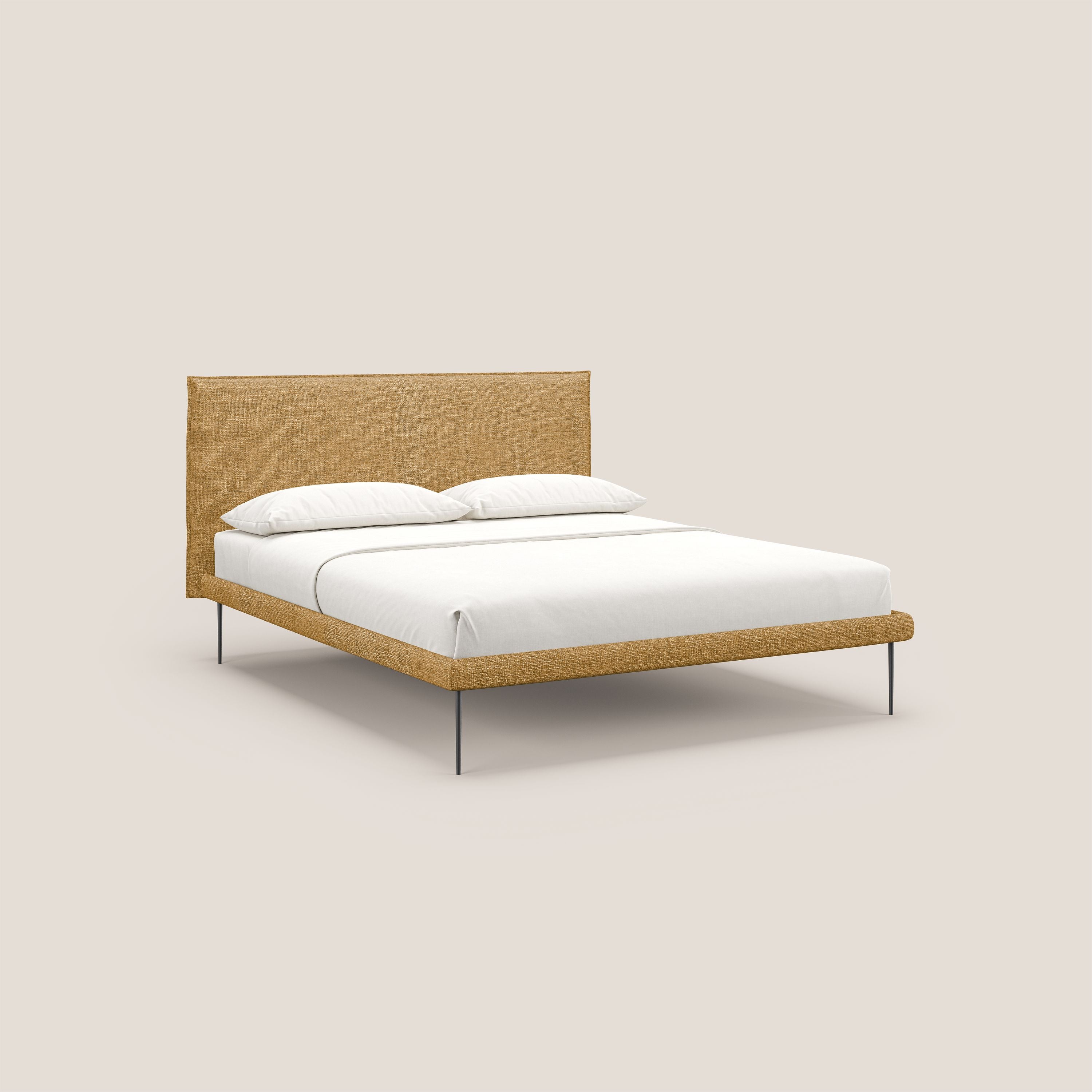 Theo letto imbottito moderno sfoderabile con piedi alti in metallo in tessuto impermeabile T10 giallo - divani.store
