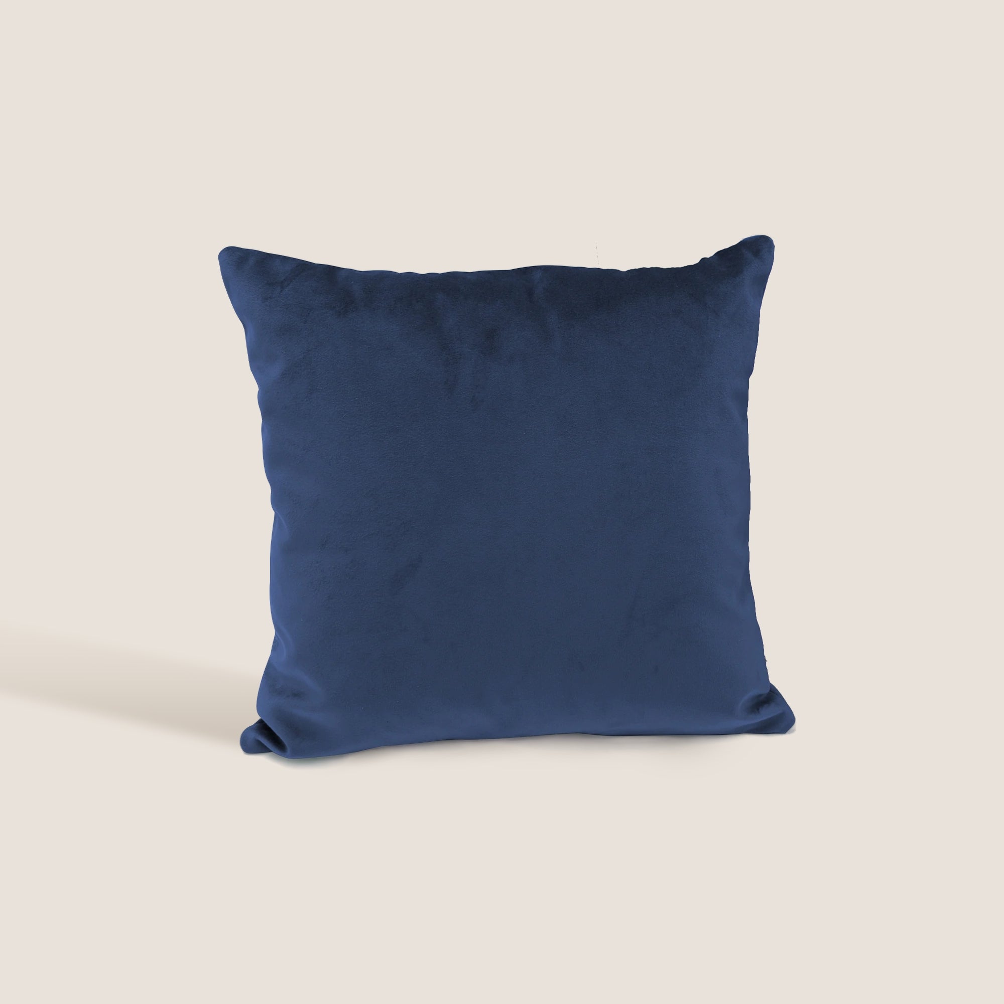 Velluto cuscini quadrati disponibile in diverse colorazioni in velluto impermeabile blu - divani.store