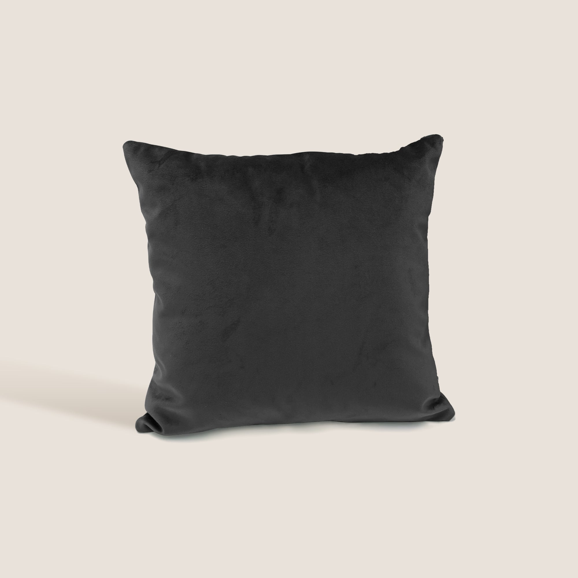 Velluto cuscini quadrati disponibile in diverse colorazioni in velluto impermeabile nero - divani.store