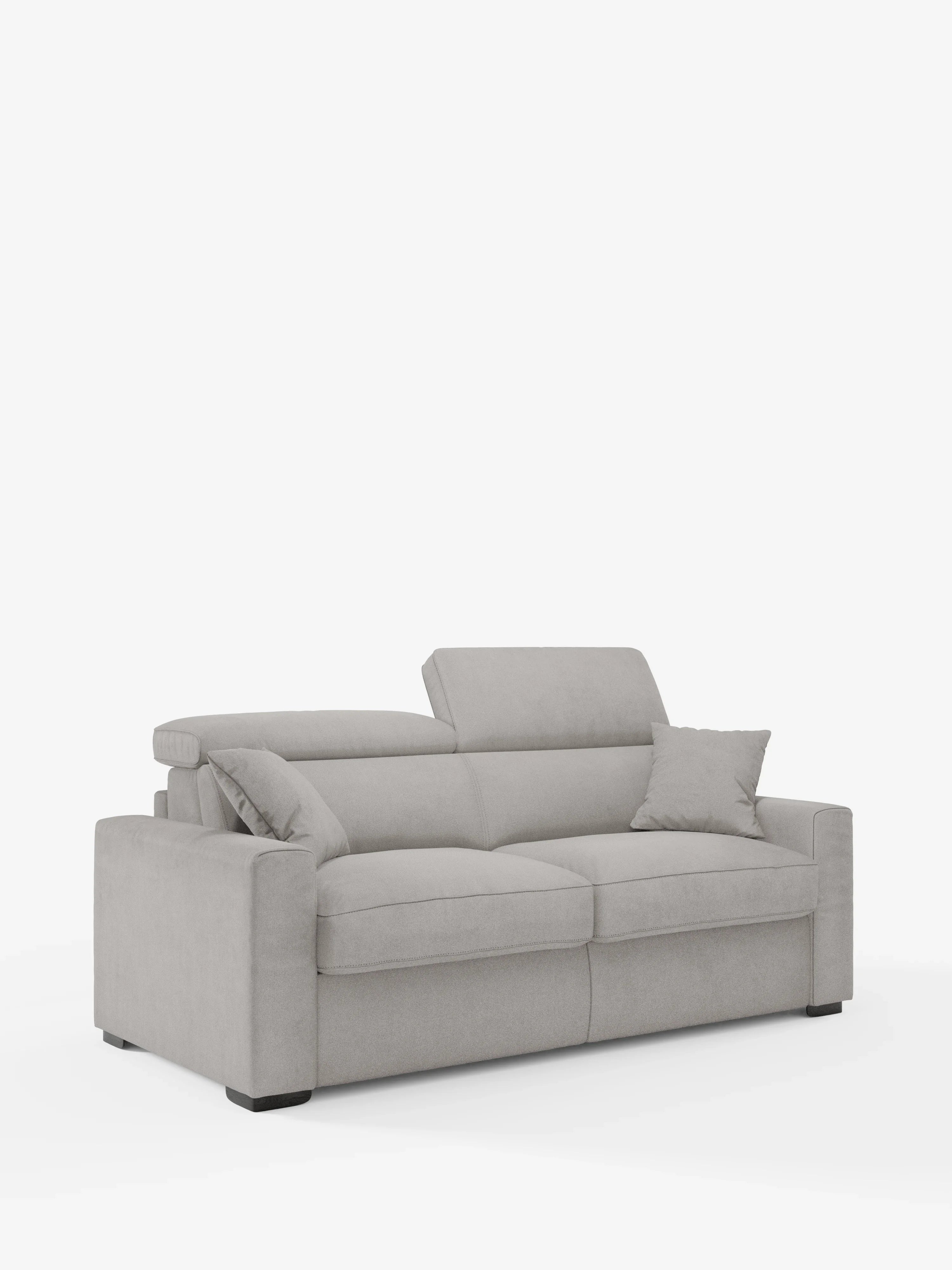 Il divano letto a 3 posti Maximus con materasso ALTO da 20 cm di Divani.Store è rivestito in un moderno tessuto grigio chiaro, smacchiabile e certificato Oeko-Tex, con ampi braccioli, due cuscini di seduta, poggiatesta reclinabili e un cuscino decorativo abbinato. Con i suoi piedini neri che risaltano sullo sfondo bianco, questo divano letto morbido e accogliente è l’ideale per gli spazi abitativi contemporanei.