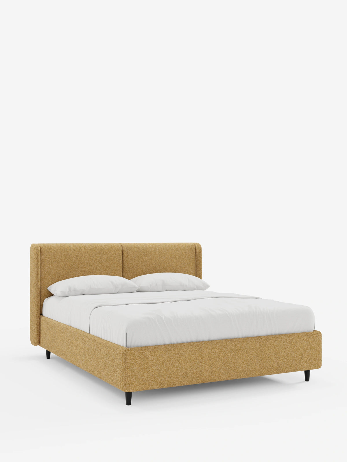 Il letto di design VALKIRIA con contenitore e testiera avvolgente è un letto imbottito in stile contemporaneo di colore giallo senape, caratterizzato da un’alta testiera avvolgente, due cuscini bianchi e biancheria da letto coordinata su gambe scure che risaltano su uno sfondo bianco.