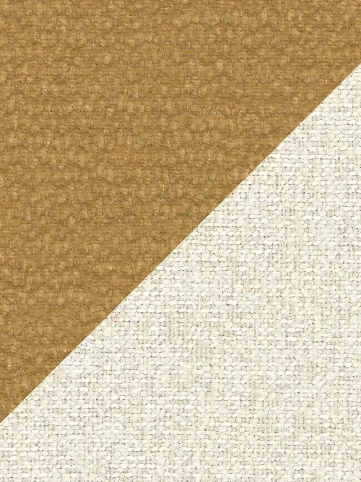 Una linea diagonale divide l’immagine. Nella parte in alto a sinistra si vede un tessuto intrecciato marrone con una trama in rilievo, mentre nella parte in basso a destra è raffigurato un materiale intrecciato simile in una tonalità bianco sporco. Entrambe le aree presentano un aspetto ruvido e fibroso, tipico dei rivestimenti utilizzati per prodotti come il letto imbottito bicolore con vano contenitore VALKIRIA di Letti.store, in particolare su elementi quali i cuscini dello schienale e la testiera curva