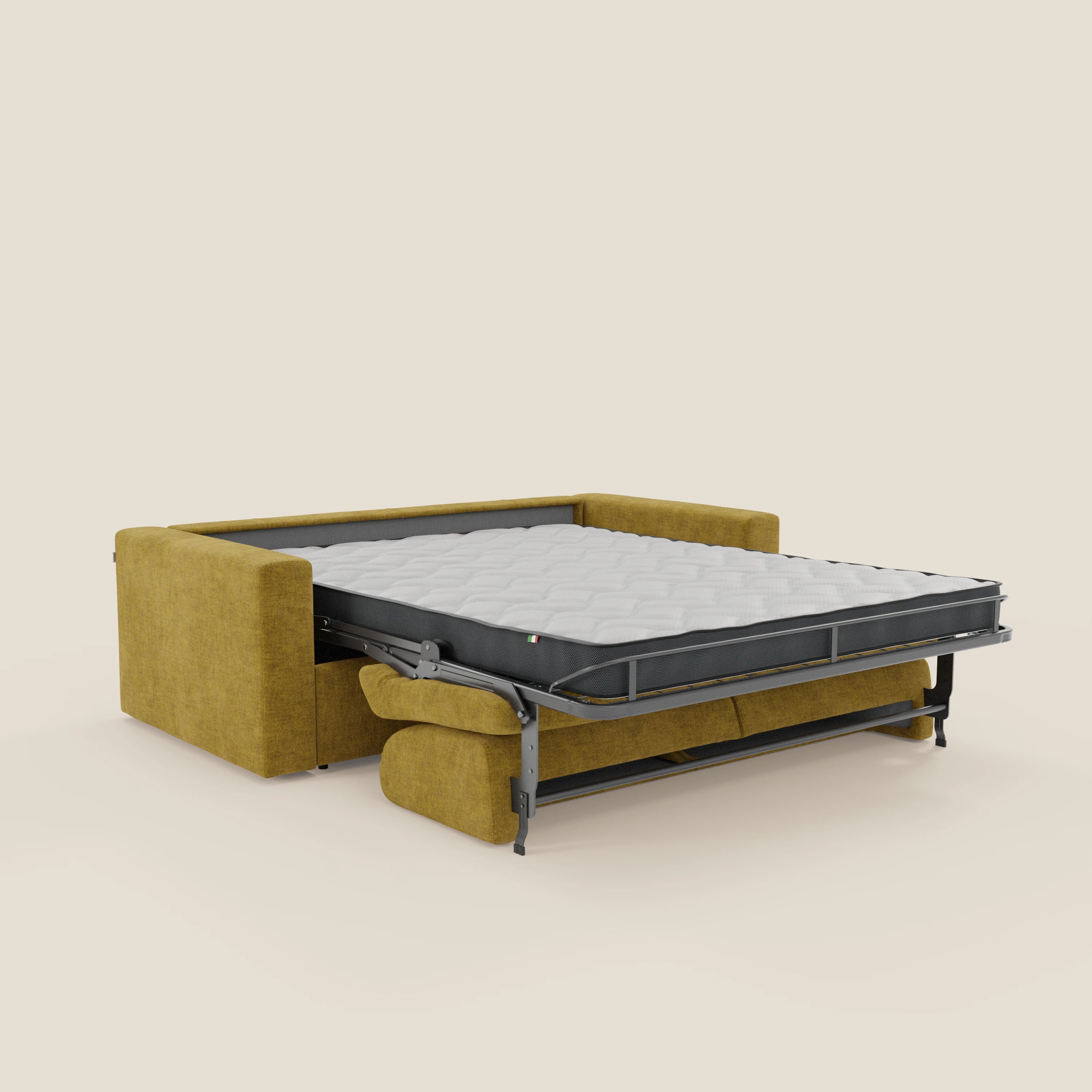 Il Diomede Divano letto matrimoniale di Divani.Store, in velluto easy clean T35 giallo, è caratterizzato da moderni braccioli squadrati e da un letto estraibile con struttura nera e materasso ad alta densità non utilizzato, presentato su uno sfondo beige chiaro.