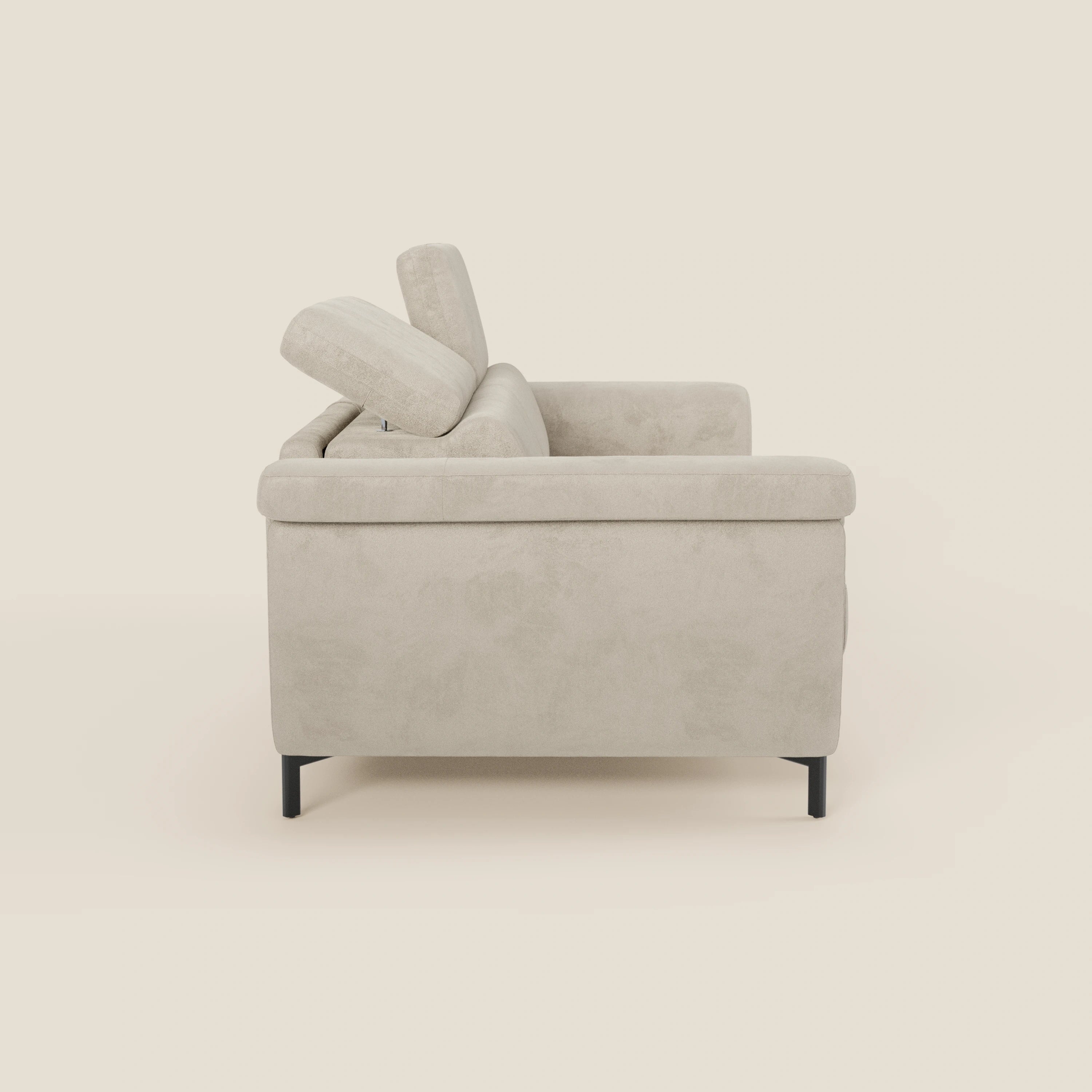 Capri divano letto di design con piedini alti - poggiatesta reclinabili in raffinato tessuto effetto velluto smacchiabile T30 - divani.store