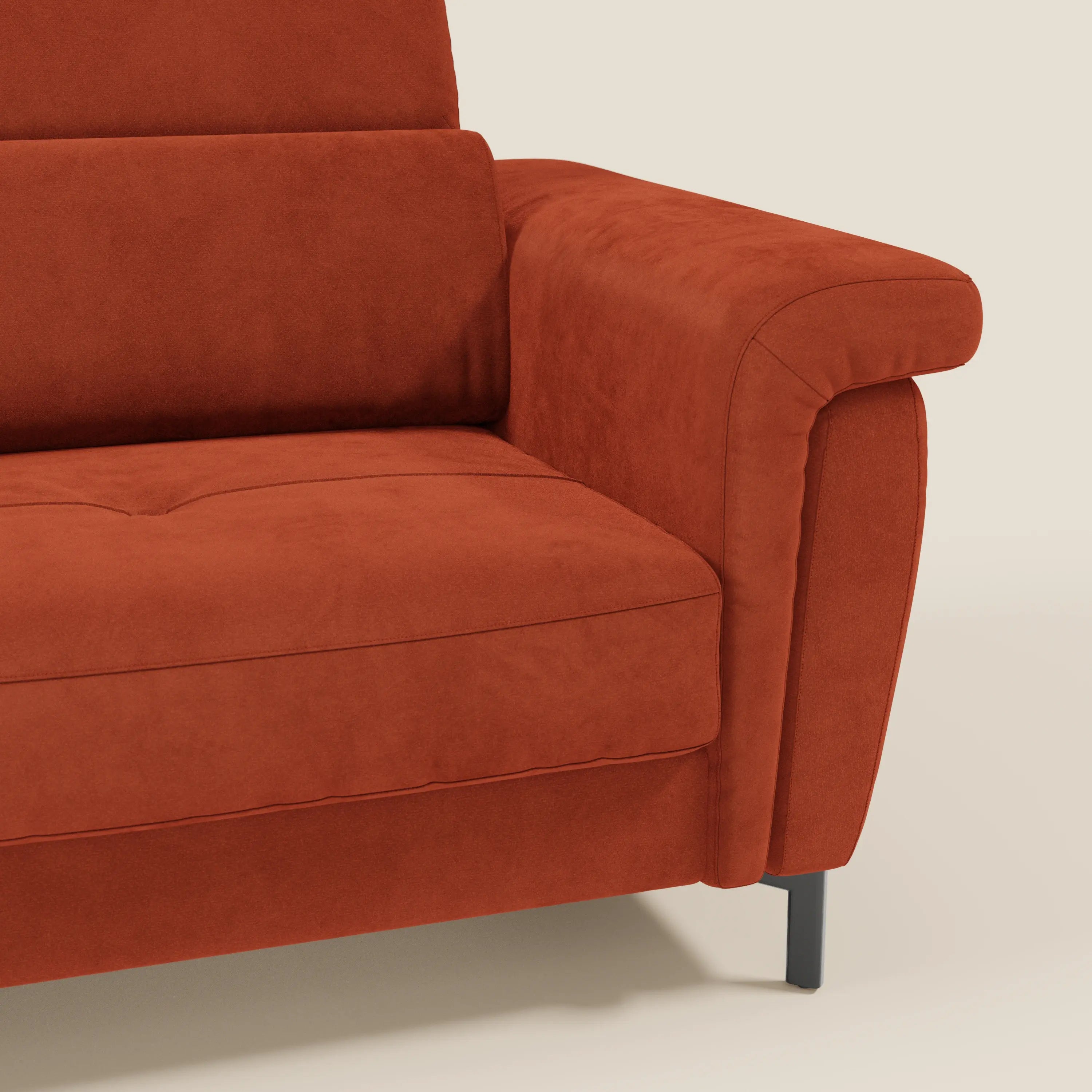 Capri divano letto di design con piedini alti - poggiatesta reclinabili in raffinato tessuto effetto velluto smacchiabile T30 - divani.store