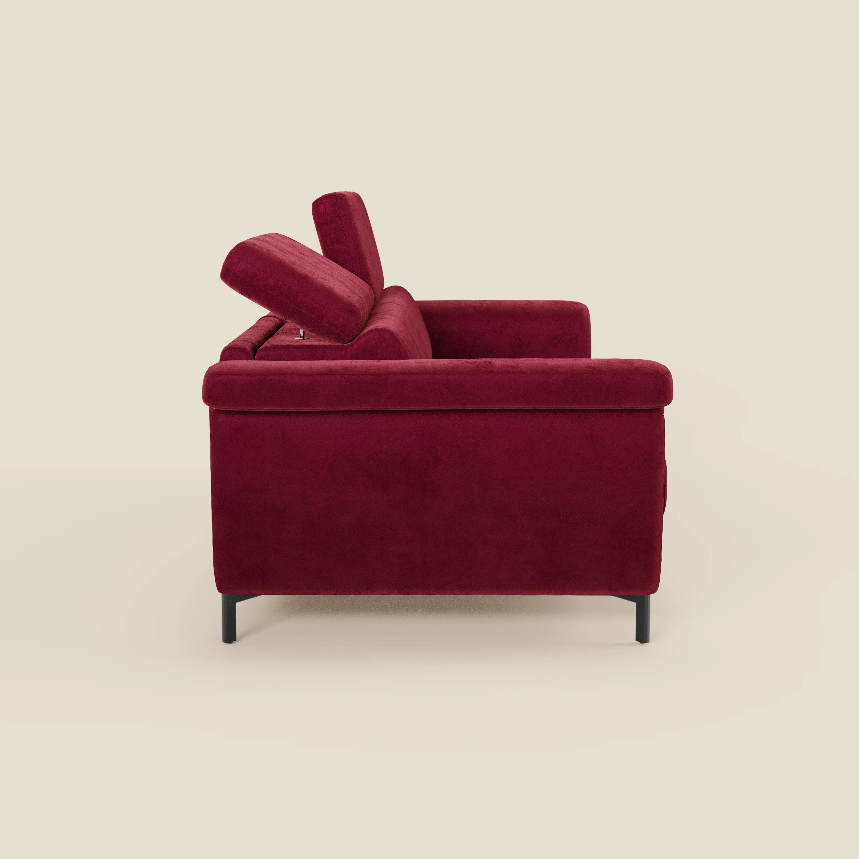 Capri divano letto di design con piedini alti - poggiatesta reclinabili in raffinato tessuto effetto velluto smacchiabile T30 - divani.store