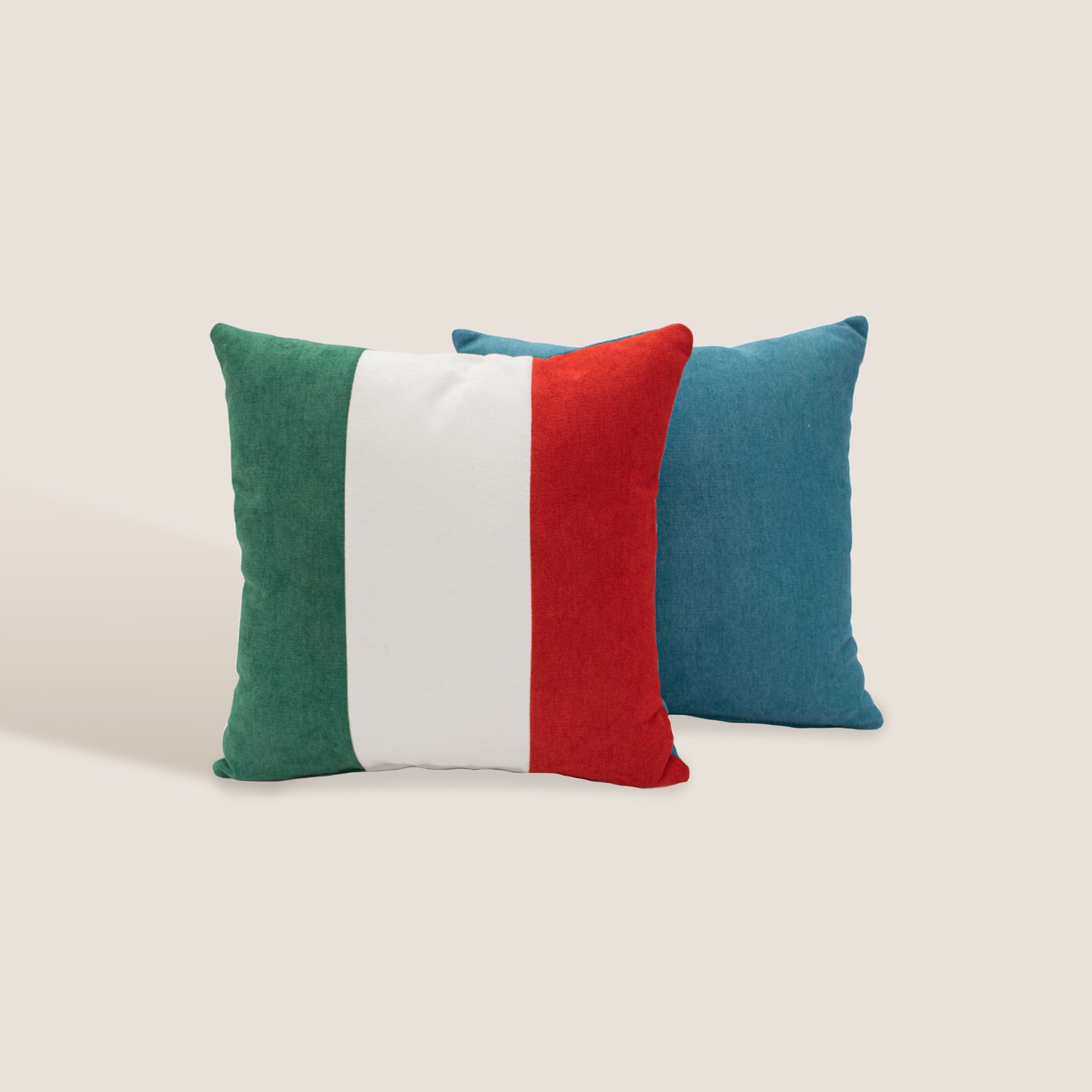 Italia cuscino doppia faccia con bandiera italiana e azzurro - divani.store